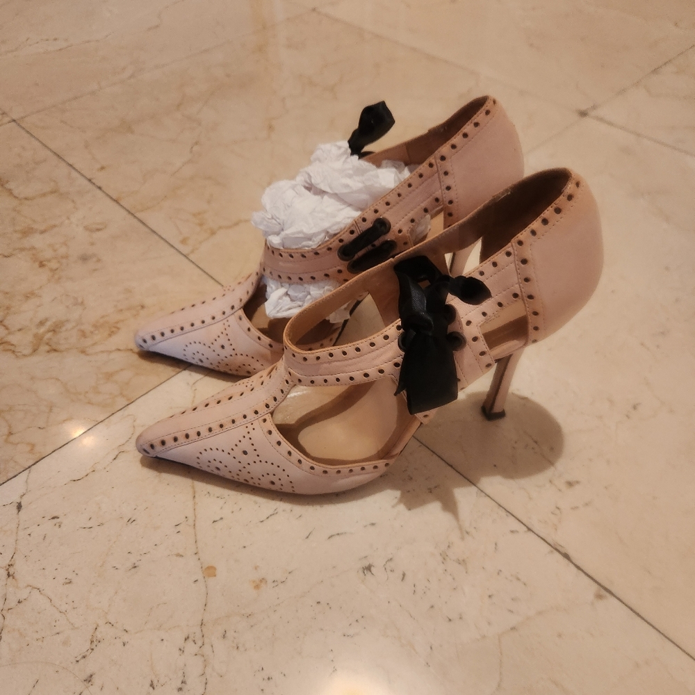 MANOLO BLAHNIK